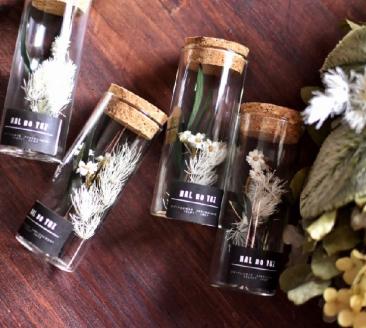 並べて可愛いコルク瓶のボタニカルフラワー　小さいサイズ　/　１点もの　小瓶　癒し　春の柚　0823