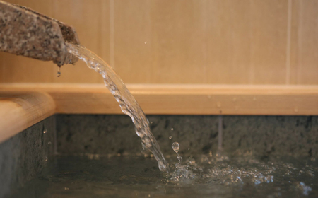 松江ニューアーバンホテル温泉内風呂付き客室「湖夕」1泊2食ペア宿泊プラン(スカイトップテラス利用可)島根県松江市/浅利観光株式会社 [ALAB003] 宿泊券