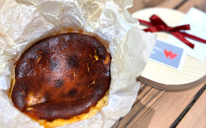 バスクチーズケーキ ホール 直径12cm わっぱ入り 季節のフルーツコンポート入り 冷凍 島根県松江市/Kenasun [ALHF001]