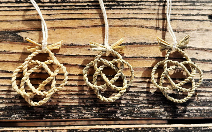 まこものしめかざり 雅ストラップ（中サイズ）島根県松江市/豊付堂 真菰 マコモ しめ縄 お祓い お守り [ALEM006]