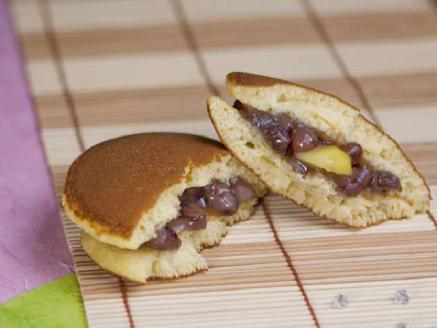 しっとり生地と自慢の餡の美味しいどら焼き詰合せ15個入 お菓子 和菓子 どら焼き 栗 抹茶 セット 詰め合わせ 食べ比べ 老舗 菓子舗 お茶菓子 お茶請け 【086_1835】