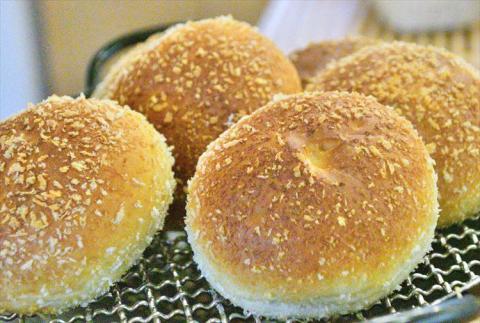 焼きカレーパンセット（和牛ごろごろカレーパン6個、さばカレーパン6個） パン 惣菜パン カレーパン 焼きカレーパン セット 簡単調理 【016_1418】