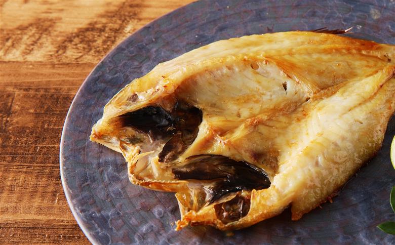 食塩のみで味つけしたノドグロと真イカの一夜干し合計10枚（約700g） 産地直送 干物 魚 人気 天然 ボリューム のどぐろ 白いか 焼くだけ 一夜干し 【005_0139】