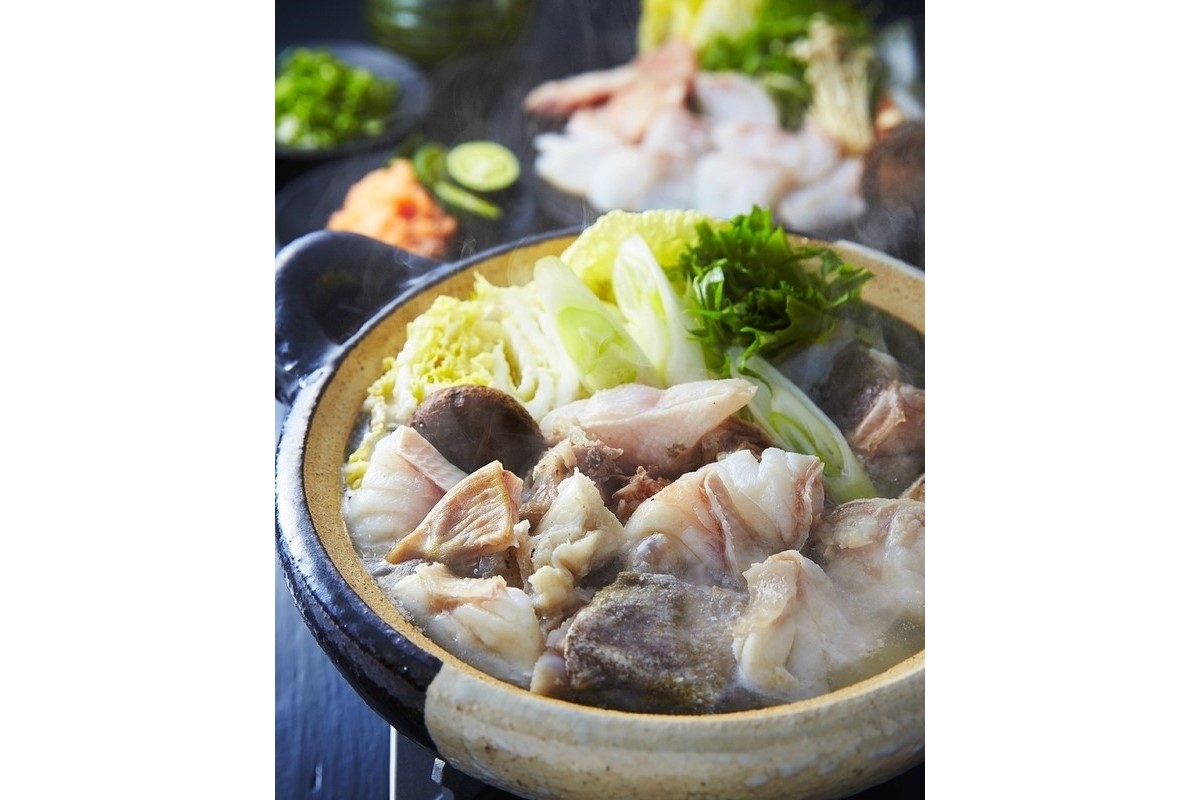 幻の天然クエ鍋3～4人前用切身合計1kg （身400g、アラ600g）〈10～3月のお届け〉 鮮魚 魚介 ギフト 歳暮 高級 食通 海鮮 浜田加工 島根 日本海産 【005_0142】