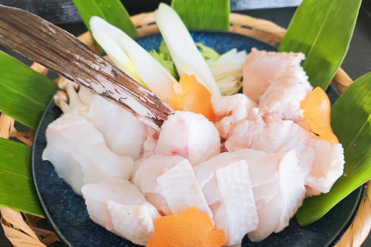 幻の高級魚「天然クエ鍋セット」＜11月からお届け＞ 500g 魚介類 魚貝類 魚 クエ クエ鍋 セット 鍋セット ご当地グルメ 海鮮 2人前 ポン酢付き 宴 クリスマス【087_0841】