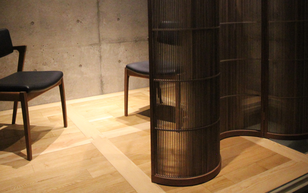 組子細工 衝立「波」3連（ウォルナット）組子細工 組子 パーティション 工芸品 伝統工芸 木製 曲げ組子【031_1977】