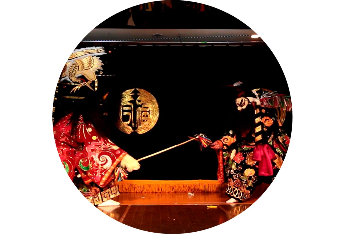 温泉総選挙「うる肌部門」全国第1位記念 かめや旅館 一泊二日ペア宿泊プラン＜迫力満点伝統石見神楽の鑑賞付き＞ 【1日1組限定】 宿泊券 宿泊チケット ペアチケット トラベル 旅行 温泉 食事 神楽 鑑賞 島根県 【188_1958】