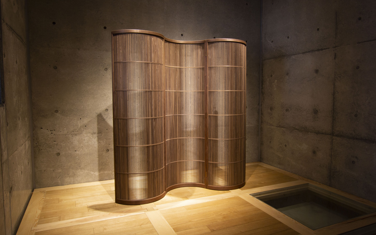 組子細工 衝立「波」3連（ウォルナット）組子細工 組子 パーティション 工芸品 伝統工芸 木製 曲げ組子【031_1977】