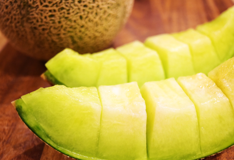 B-625 初物 糖度14度以上のアムスメロン 高級赤秀品 2玉【先行予約 メロン めろん 果物 くだもの フルーツ アムスメロン 糖度14度以上 高級 赤秀品 期間限定 季節限定 早期予約】