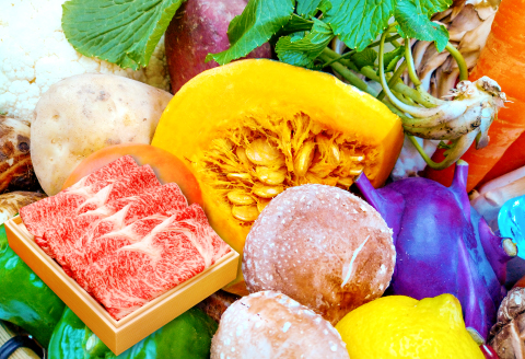 D-953 しゃぶしゃぶセット (しゃぶしゃぶ用肉600ｇ・野菜5品以上)【松永和牛 A5ランク 600g しゃぶしゃぶ用 野菜 5品以上 和牛 ブランド牛 牛肉 肉 農家厳選 やさい 詰め合わせ セット キャベツ 白菜 大根 人参 白ネギ 春菊 しいたけ まいたけ ギフト 贈り物】