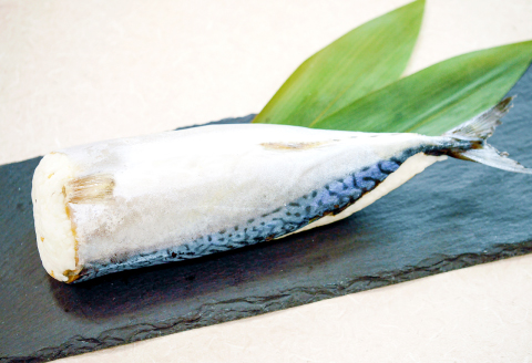 復活！！鯖一本まるまるの「八右衛門寿司」【鯖寿司 サバ寿司 寿司 すし 棒寿司 冷凍寿司 冷凍 さば サバ 1本 まるごと 国産 魚介 海産物 海鮮 魚 加工品 グルメ 惣菜 お惣菜 おかず】