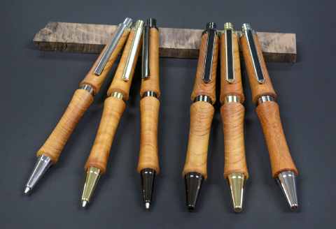 D-1195 ハンドメイドシャープペンシル＆ボールペン（ノック式）ケヤキ 2本セット【シャープペンシル ボールポイントペン 手作り 木 木材 世界でひとつ 個性 天然 木目 ゴールド クローム ガンメタ ギフト プレゼント お祝い】
