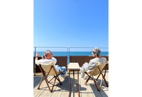 三角屋根が２棟並ぶ海辺の小屋「noi」宿泊プラン【 宿泊 宿泊プラン 海辺 コテージ 絶景 島根県 益田市】