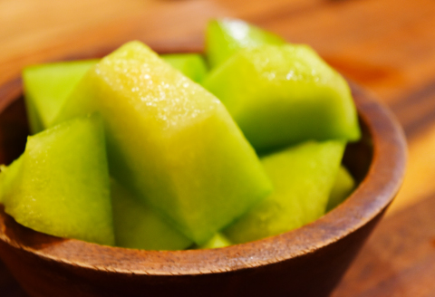 C-410 初物 糖度14度以上 アムスメロン 高級赤秀品 1ケース（3～5玉）【メロン 先行予約 果物 くだもの フルーツ アムスメロン めろん 糖度14度以上 高級 赤秀品 期間限定 季節限定 早期予約】