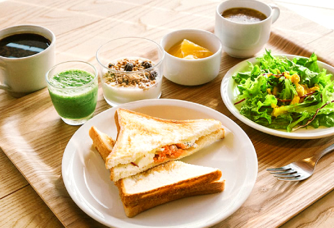 D-1060 地元産まれの地元育ちにこだわりぬいたMASCOS HOTELに宿泊＜館内＆街案内ツアー付 / 2泊3日 / 一人部屋利用 / 朝食付＞