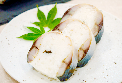 復活！！鯖一本まるまるの「八右衛門寿司」【鯖寿司 サバ寿司 寿司 すし 棒寿司 冷凍寿司 冷凍 さば サバ 1本 まるごと 国産 魚介 海産物 海鮮 魚 加工品 グルメ 惣菜 お惣菜 おかず】