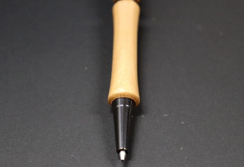 C-1229 ハンドメイドシャープペンシル（ノック式）ヤナギ 1本【手作り 木 木材 世界でひとつ 個性 天然 木目 シャーペン ガンメタ シルバー ゴールド ギフト プレゼント お祝い】