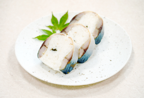 復活！！鯖一本まるまるの「八右衛門寿司」【鯖寿司 サバ寿司 寿司 すし 棒寿司 冷凍寿司 冷凍 さば サバ 1本 まるごと 国産 魚介 海産物 海鮮 魚 加工品 グルメ 惣菜 お惣菜 おかず】