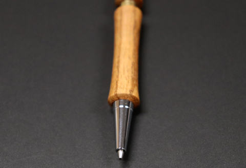 C-1232 ハンドメイドシャープペンシル（ノック式）栴檀（センダン） 1本【手作り 木 木材 世界でひとつ 個性 天然 木目 シャーペン ガンメタ シルバー ゴールド ギフト プレゼント お祝い】
