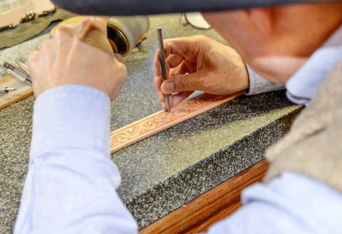 F-55 牛革手縫いフローラルベルト【牛革手縫いフローラルベルト ベルト 牛革 本革 手縫い 手作り 手作業 皮ベルト レザー ハンドメイド メンズ レディース カジュアル ギフト プレゼント 贈り物 贈答 花柄 大きいサイズ 小さいサイズ おしゃれ】