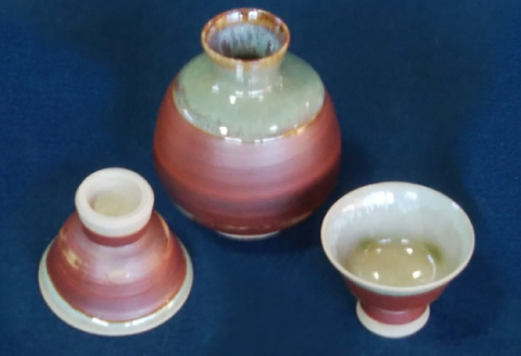 B-154 雪舟焼　酒器（サビ）【おしゃれ 酒器セット 手作り雪舟焼 酒器 徳利1本 盃2個 セット 陶器 ギフト プレゼント 贈り物 贈答】