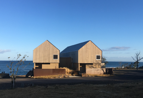 三角屋根が２棟並ぶ海辺の小屋「noi」宿泊プラン【 宿泊 宿泊プラン 海辺 コテージ 絶景 島根県 益田市】