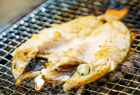 【定期便】のどぐろ一夜干 150g×3枚（3回お届け）【のどぐろの干物 あかむつ ノドグロ アカムツ 150g×3枚 3尾×3回 干物 高級魚 島根県産 大田市 化学調味料不使用 真空パック 自宅用 贈答 ギフト】