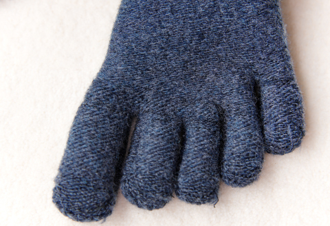 ひつじ飼いが作る ごほんゆびウールソックス Lサイズ(ネイビー)【ウール ソックス 5本指 靴下 Lサイズ ネイビー 紺色 レディース メンズ 男女兼用 島根県 大田市】