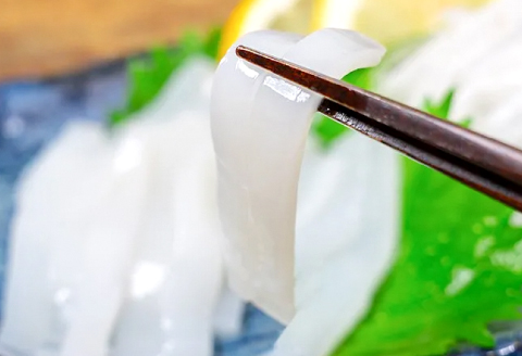 船上スミ抜きケンサキイカ 700g以上（3～5杯）【いか 剣先いか 700g以上 烏賊 イカ ケンサキイカ 贅沢 刺身 おかず おつまみ お酒 冷凍 地物 天然物 新鮮 真空パック 旨い 海産物 魚介類 獲れたて】