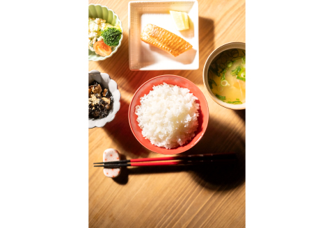 奥出雲薔薇園のきぬむすめ 2kg【キヌムスメ 2kg お米 おこめ 米 こめ 精米 白米 ブランド米 ごはん おにぎり ライス 弁当 おすすめ 人気 産地直送 島根県産】