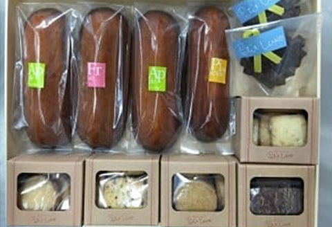 プチリュクスのおすすめ焼き菓子３種セット【クッキー 8枚入り 5箱 パウンドケーキ 4本 焼きチョコ 40g 2袋 詰め合わせ 焼菓子 洋菓子 おやつ セット 手土産 お土産 プレゼント 母の日】