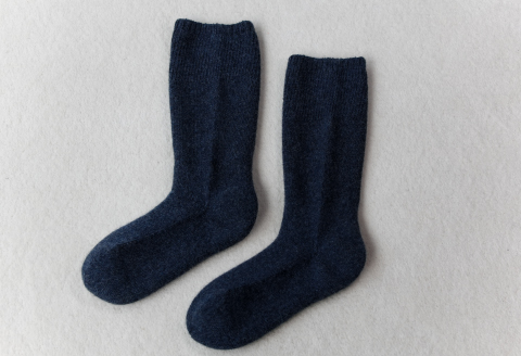 ひつじ飼いが作る ウールソックス（ネイビー）【ウールソックス 靴下 ソックス 厚手 フリーサイズ ネイビー 紺色 羊 レディース メンズ 男女兼用 島根県 大田市】