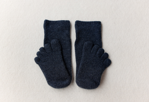 ひつじ飼いが作る ごほんゆびウールソックス Lサイズ(ネイビー)【ウール ソックス 5本指 靴下 Lサイズ ネイビー 紺色 レディース メンズ 男女兼用 島根県 大田市】