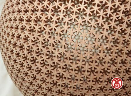 亀甲丸籠組照明用傘 大 ［髙島屋選定品］【組子細工 伝統技法 オブジェ 伝統 木製 檜 ヒノキ インテリア おしゃれ 球体 繊細 お祝い プレゼント ギフト 贈り物 ご自宅用 島根県 安来市】