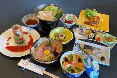 定九郎 「板長お任せの季節の料理」5,000円分【食事券 チケット 板長お任せ 季節の料理 ご馳走 贅沢 リフレッシュ ご褒美 こだわり 料理 季節 地産地消 島根県 安来市】