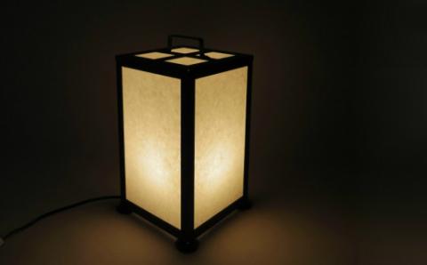 置き行灯 風月【行灯 LED電球使用 出雲 青海波 跳ね兎 うさぎ ウサギ 矢格子 和 鉄 和紙 インテリア 灯り 照明 ライト おしゃれ 趣 お祝い プレゼント ギフト 贈り物 受注生産 島根県 安来市】