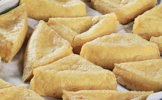 【国産大豆しか使わない】ごちそう油揚げ2個セット【ごちそう 油揚げ 国産大豆 米油使用 分厚い 肉厚 ジューシー 料理 惣菜 おかず ご飯のおとも おつまみ 厚揚げ 美味しい 島根県 安来市】