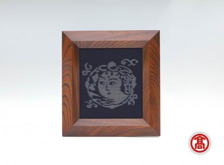 額入り棟方志功観音様絵絣 ［髙島屋選定品］【安来織 棟方志功 観音様 額 欅 絣 織物 民芸品 伝統 綿 素朴 温かみ 手織り インテリア 島根県 安来市】