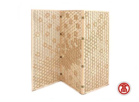 組子屏風 三曲半双 ［髙島屋選定品］【組子細工 伝統技法 伝統 屏風 組子細工 パーテーション 衝立 インテリア 家具 おしゃれ 幾何学模様 木製 通気性 仕切り 檜 ヒノキ 島根県 安来市】