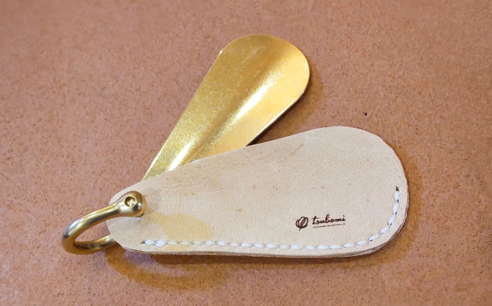 鹿革靴べらキーホルダー＜完全受注生産＞ レザー 靴ベラ 島根県雲南市/革工房　蕾[AIBF001]