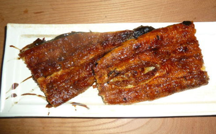 【小分け包装！カット済】自慢の味・国産活うなぎ蒲焼（8食分）| うなぎ タレ 蒲焼 国産 美味しい うな丼 鰻重 魚 小分け 便利 島根県雲南市/有限会社石田魚店 [AICQ013]