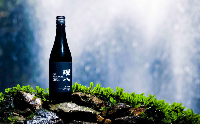 【先行予約】【10個限定】【2026年2月初旬順次発送】理八 The RIHACHI 純米吟醸 酵母1801号 720ml(化粧箱入り) 日本酒 酒 4合 島根県雲南市/株式会社田部竹下酒造 [AIBE003]