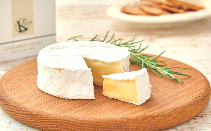 カマンベール・イズモ 1個 120g | チーズ 人気 おすすめ 乳製品 島根県雲南市/木次乳業有限会社 [AIBH022]