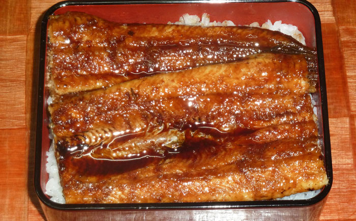 【うなぎの美味しさはタレで決まる！】自慢の味・国産活うなぎ蒲焼（4本入）| うなぎ タレ 蒲焼 国産 美味しい うな丼 鰻重 魚 島根県雲南市/有限会社石田魚店 [AICQ010]