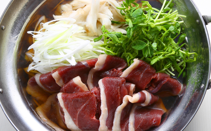 希少な国産鴨肉！島根県産野草ミネラル熟成鴨の鴨鍋セット（2人前）【美味しい食べ方レシピ付き】十割蕎麦 そば 鴨鍋 しゃぶしゃぶ 島根県雲南市/鴨専門店カナール [AIDC002]