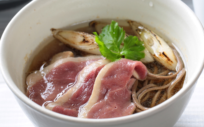 希少な国産鴨肉！島根県産野草ミネラル熟成鴨のせいろ蕎麦セット（2人前）【美味しい食べ方レシピ付き】出雲そば 十割蕎麦 鴨肉 かも肉  島根県雲南市/鴨専門店カナール [AIDC004]