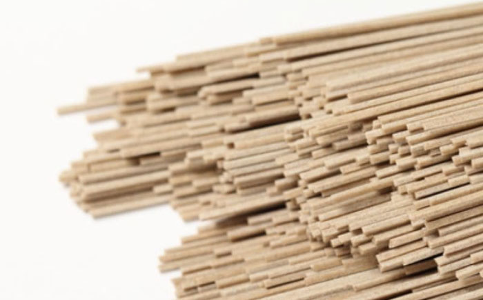 【小麦粉不使用】有機十割そば8食つゆ付き そば 十割そば 出雲そば グルテンフリー 乾麺 常温 お取り寄せ ギフト 年越し 島根県雲南市/有限会社本田商店 [AIDS001]