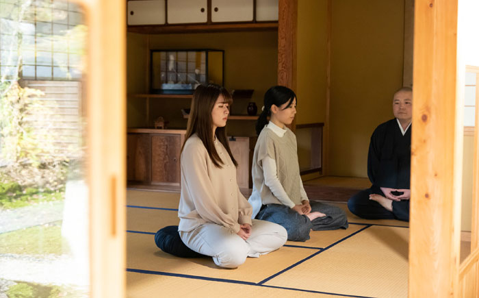 【日帰り体験】出雲旅のはじまりに 発酵茶リトリート 坐禅 体験  島根県雲南市/一般社団法人　雲南市観光協会 [AIAG001]