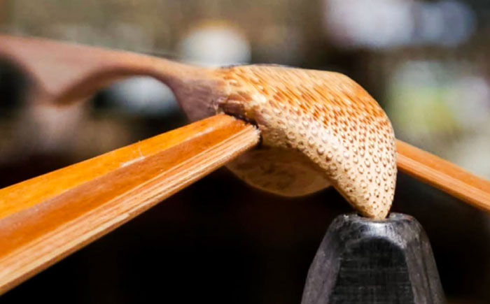 百年煤竹 トンボ細工（小）土台付き 竹細工 サステナブル 古材活用 工芸品 インテリア 島根県雲南市/煤竹工房奥出雲 [AIAP004]