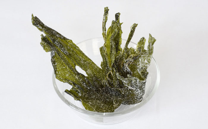 西八製菓 わかめ菓子 65ｇ×16袋 だがし おやつ  島根県雲南市/西八製菓株式会社[AICA003]